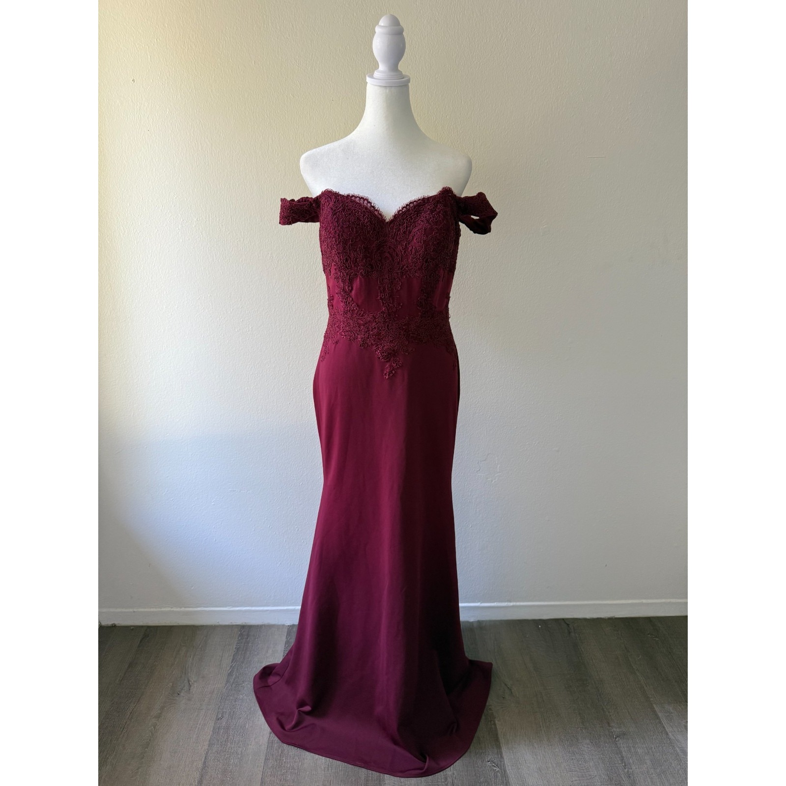 Eureka Los Angeles Burgundy Lace Off Shoulder Gown L Formal Prom Evening Dress